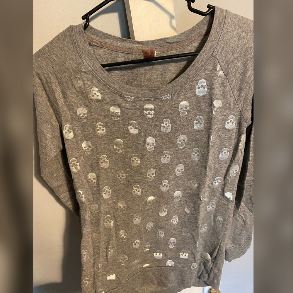 Skull shirt
